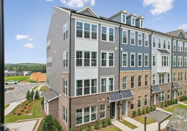2nd image of 418 Gaston Park Ln #200, Wake Forest, NC 27587 | MLS# 10165656