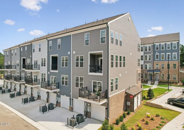 4th image of 418 Gaston Park Ln #200, Wake Forest, NC 27587 | MLS# 10165656