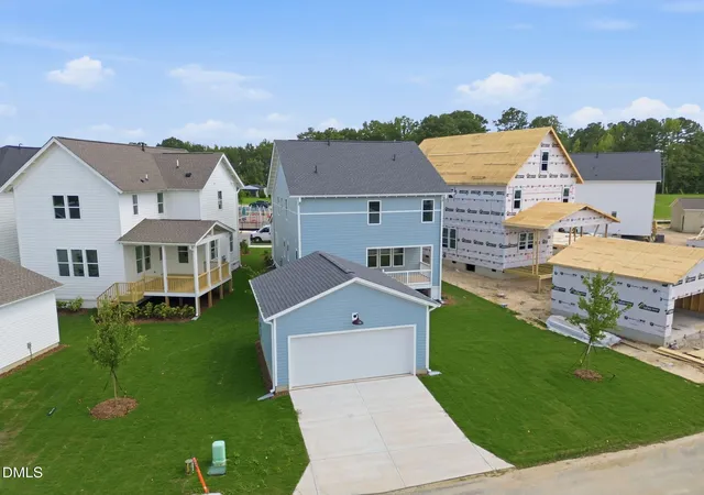 Photo 4 of Single family home for sale at 1820 Lumineer Ln, Wendell, NC 27591 | MLS# 10151028 | Listing updated on 2026-08-03