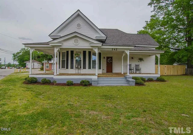 1st image of 242 W Academy St, Wendell, NC 27591 | MLS# 10151284