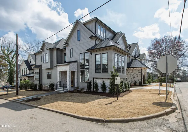 Homes for sale in Raleigh, NC | 1614 Carson St, Raleigh, NC 27608 | MLS# 10151363