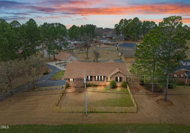 1st image of 303 N Lincoln St, Benson, NC 27504 | MLS# 10151473