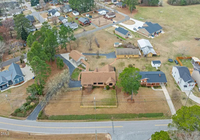 3rd image of 303 N Lincoln St, Benson, NC 27504 | MLS# 10151473
