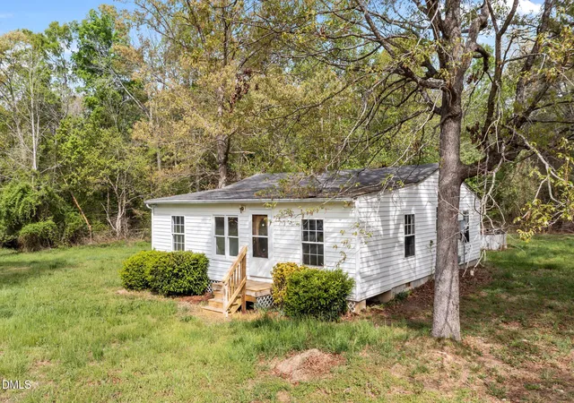 Homes for sale in Mebane, NC | 4919 Mt Willing Rd, Mebane, NC 27302 | MLS# 10153710
