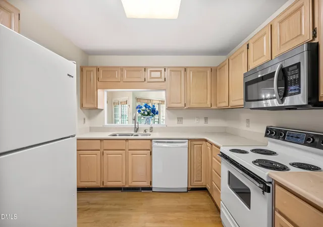 Photo 4 of Townhouse at 17 Renwick Ct, Raleigh, NC 27615 | MLS# 10154297 |  | Sold on 2026-09-16