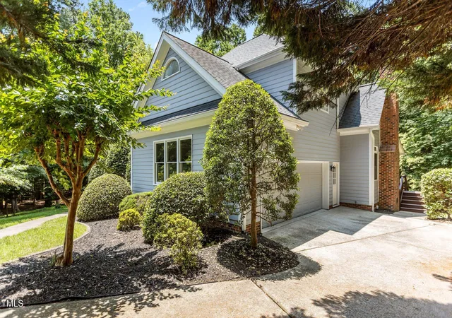 Photo 4 of Single Family Residence at 215 Collinson Dr, Chapel Hill, NC 27514 | MLS# 10151703 | | Sold on 2026-05-19