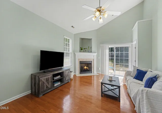 Photo 4 of Townhouse at 363 Red Elm Dr, Durham, NC 27713 | MLS# 10153928 | | Sold on 2026-07-01