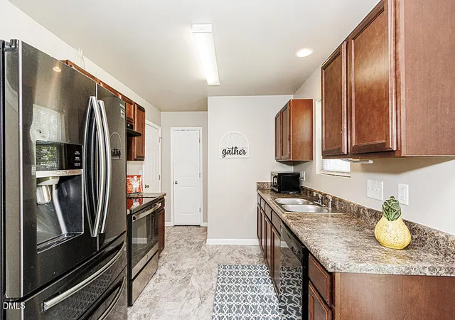 Photo 3 of Sale Pending at 811 Sugar Crk Rd, Rocky Mount, NC 27804 | MLS# 10177904 | Listing updated on 2026-09-17