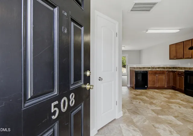 3rd image of 508 Directive Dr, Hope Mills, NC 28348 | MLS# 10151870