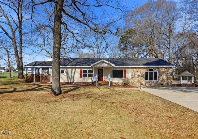 Photo 1 of Single family home for sale at 6449 Red Hl Church Rd, Benson, NC 27504 | MLS# 10152168 | Listing updated on 2026-09-13