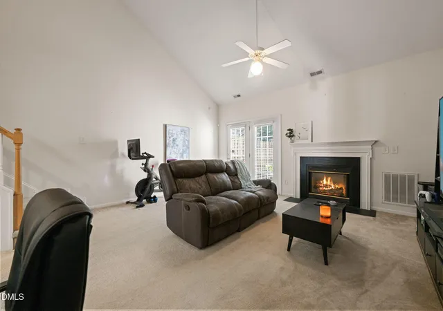 Photo 4 of Townhouse for sale at 33 Signet Dr, Durham, NC 27704 | MLS# 10153704 | Listing updated on 2026-08-26