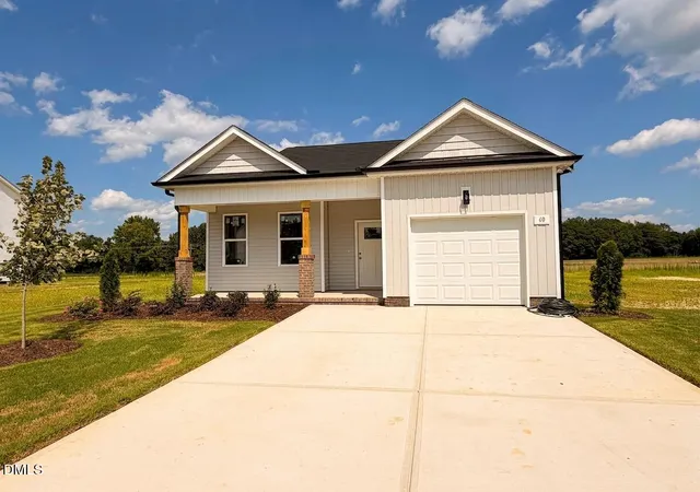 Photo 2 of Single family home for sale at 60 W Coulter Ct, Selma, NC 27576 | MLS# 10155484 | Listing updated on 2026-09-20