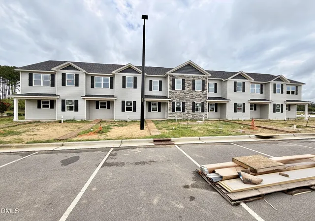 Homes for sale in Oxford, NC | 1204 Brookrun Dr, Oxford, NC 27565 | MLS# 10154824