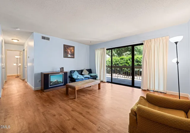Photo 5 of Condo for sale at 500 Umstead Dr #208, Chapel Hill, NC 27516 | MLS# 10152574 | Listing updated on 2026-09-03