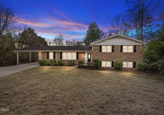 3rd image of 4300 Edgehill Ct, Raleigh, NC 27612 | MLS# 10152695