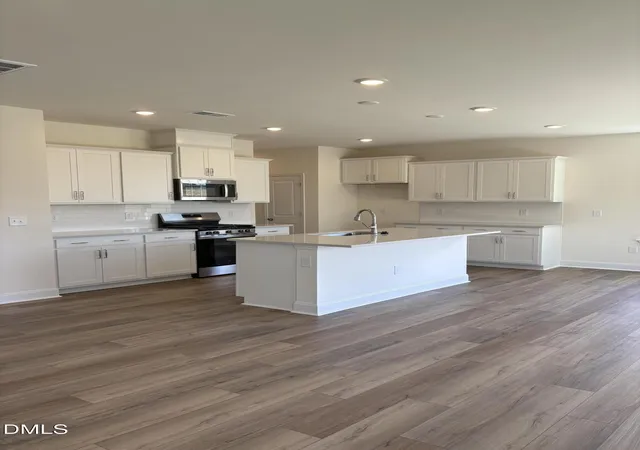 Photo 3 of Single family home for sale at 331 Flourishing St, Sanford, NC 27330 | MLS# 10152911 | Listing updated on 2026-08-30
