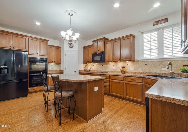 Photo 5 of Single family home for sale at 4 Tall Leaf Trl, Durham, NC 27712 | MLS# 10154473 | Listing updated on 2026-08-18