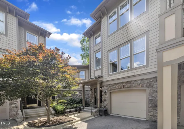 Photo 3 of Townhouse for sale at 4802 Glenmist Ct, Raleigh, NC 27612 | MLS# 10153623 | Listing updated on 2026-09-22