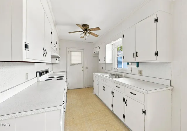 Photo 4 of Sale Pending at 2270 Cedar Ln Rd, Sanford, NC 27332 | MLS# 10186416 | Listing updated on 2026-09-15