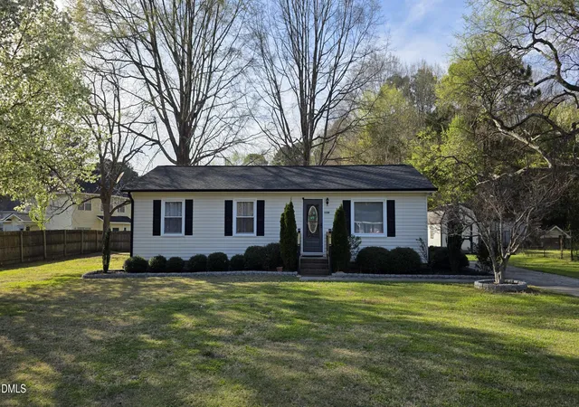 Photo 1 of Single family home for sale at 1108 S 6th Street, Lillington, NC 27546 | MLS# 10153143 | Listing updated on 2026-08-20