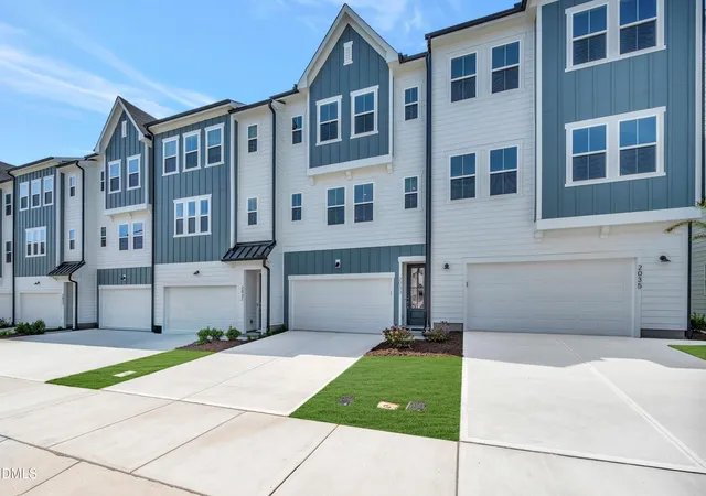 Photo 3 of Townhouse at 2033 Trident Maple Ln, Chapel Hill, NC 27517 | MLS# 10153154 | | Sold on 2026-06-15