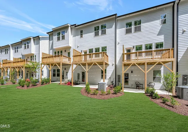 Photo 4 of Townhouse at 2033 Trident Maple Ln, Chapel Hill, NC 27517 | MLS# 10153154 | | Sold on 2026-06-15