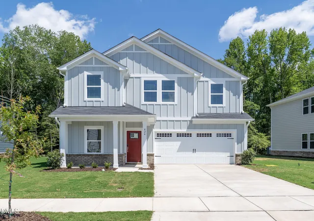 Photo 1 of Single family home for sale at 424 Southland Dr, Zebulon, NC 27597 | MLS# 10158259 | Listing updated on 2026-09-02