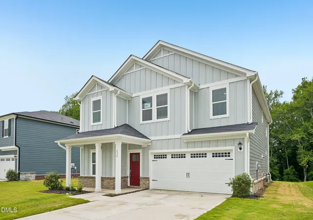 Photo 5 of Single family home for sale at 424 Southland Dr, Zebulon, NC 27597 | MLS# 10158259 | Listing updated on 2026-09-02