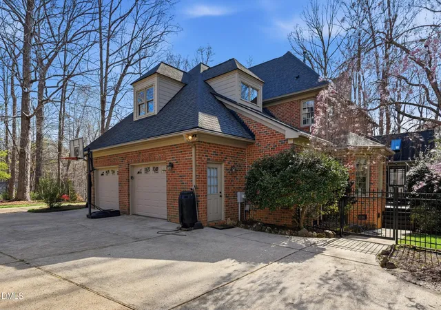 Photo 4 of Single Family Residence at 513 Hardscrabble Dr, Hillsborough, NC 27278 | MLS# 10153707 | | Sold on 2026-05-27