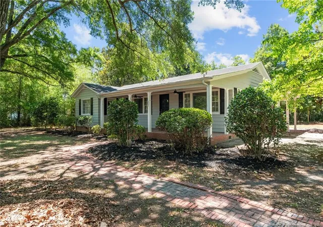 Homes for sale in Broadway, NC | 521 S Main St, Broadway, NC 27505 | MLS# 759020