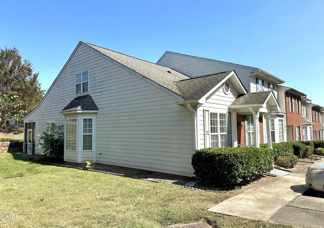 Photo 3 of Townhouse for sale at 1 Signet Dr, Durham, NC 27704 | MLS# 10153706 | Listing updated on 2026-07-18