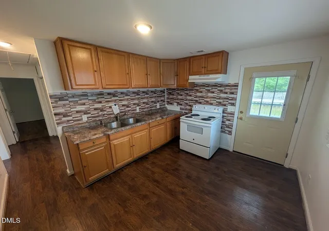 Homes for sale in Dunn, NC | 306 W Duke St, Dunn, NC 28334 | MLS# 10164566