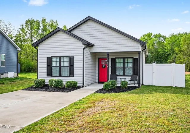 Homes for sale in Selma, NC | 807 A Peedin St, Selma, NC 27576 | MLS# 10158532