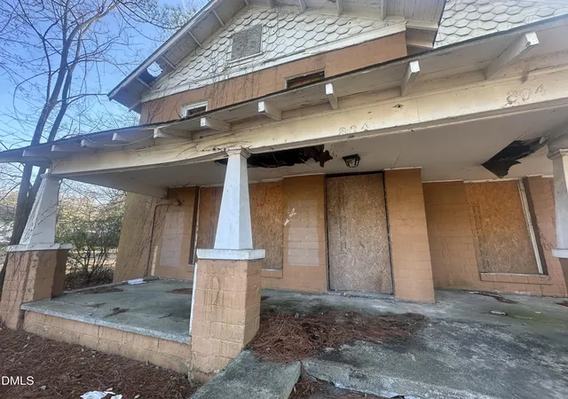 Photo 3 of Single family home for sale at 804 Vance St E, Wilson, NC 27893 | MLS# 10153576 | Listing updated on 2026-07-18