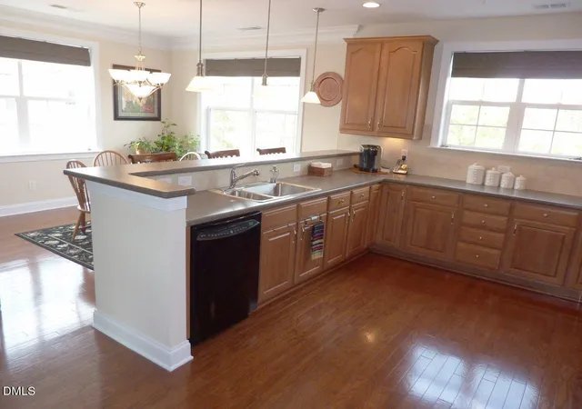 4th image of 10400 Rosegate Ct, Raleigh, NC 27617