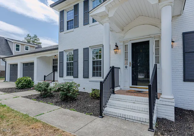 Photo 3 of Single family home for sale at 2045 Westover Ter, Burlington, NC 27215 | MLS# 10153782 | Listing updated on 2026-08-17