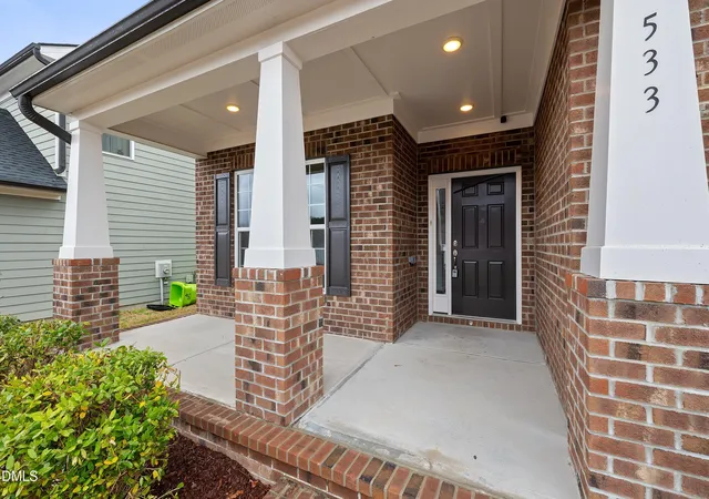 Photo 5 of Single Family Residence at 533 Duggins Point, Apex, NC 27523 | MLS# 10154093 | | Sold on 2026-05-01