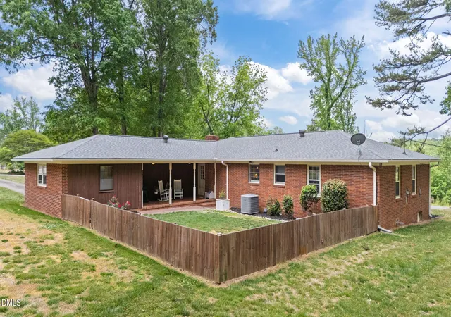 3rd image of 107 Edgewood Dr, Oxford, NC 27565 | MLS# 10162621