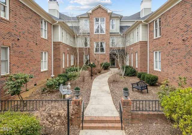 Homes for sale in Raleigh, NC | 100 Edenburgh Rd, Raleigh, NC 27608 | MLS# 10154532