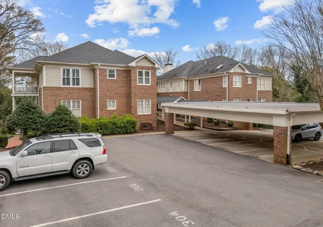 Homes for sale in Raleigh, NC | 100 Edenburgh Rd, Raleigh, NC 27608 | MLS# 10154532