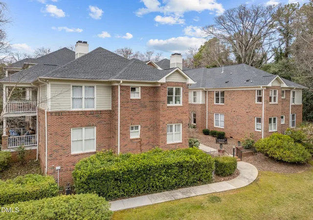 Homes for sale in Raleigh, NC | 100 Edenburgh Rd, Raleigh, NC 27608 | MLS# 10154532