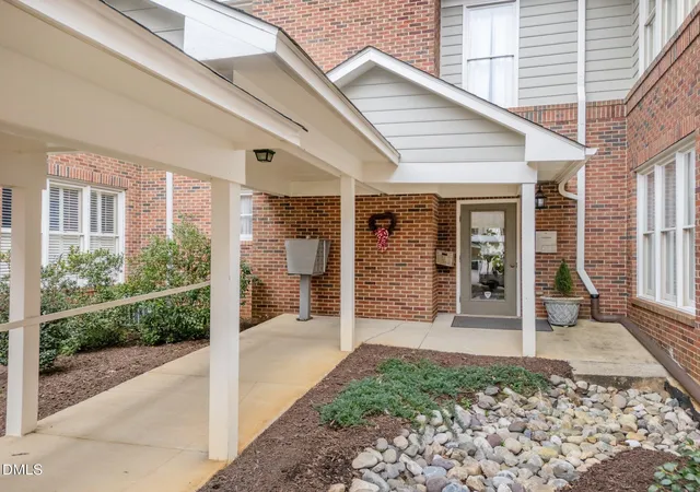 Homes for sale in Raleigh, NC | 100 Edenburgh Rd, Raleigh, NC 27608 | MLS# 10154532