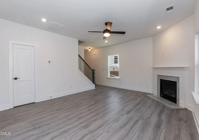 5th image of 207 Drayton Hall Ln, Sanford, NC 27330 | MLS# 10154594