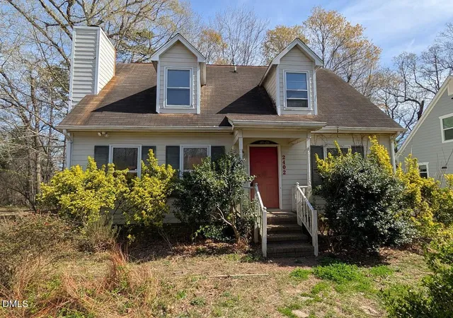 Photo 2 of Single Family Residence at 2402 Wade Hampton Rd, Hillsborough, NC 27278 | MLS# 10154870 | | Sold on 2026-05-20