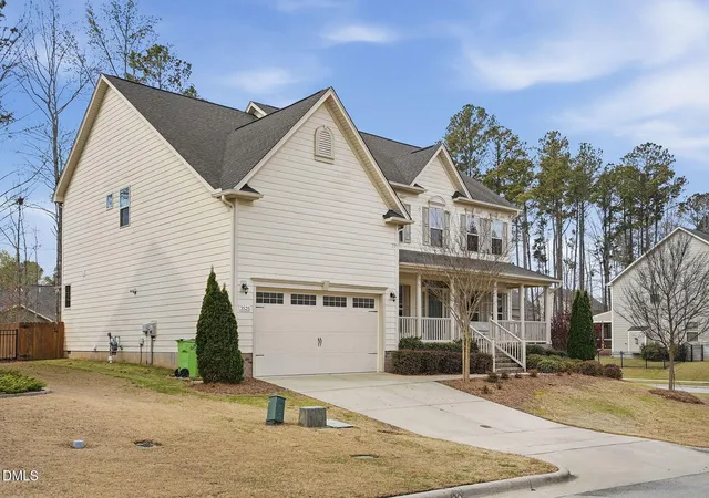 Photo 4 of Single Family Residence at 3525 Regent Pines Dr, New Hill, NC 27562 | MLS# 10155271 | | Sold on 2026-06-29