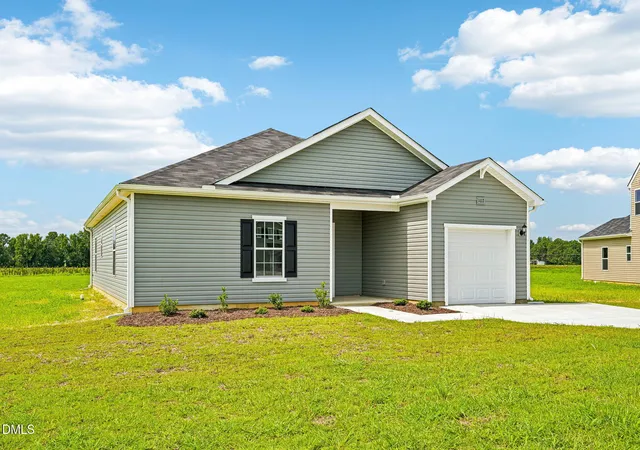 Photo 3 of Single family home for sale at 102 Hayes Dr, Pikeville, NC 27863 | MLS# 10154780 | Listing updated on 2026-09-20