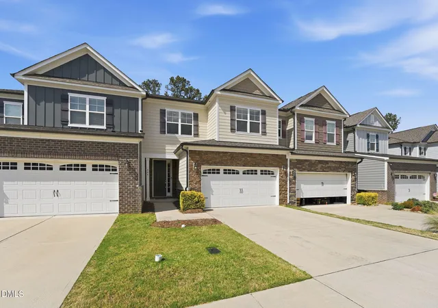 Photo 3 of Townhouse at 946 Haybeck Ln, Apex, NC 27523 | MLS# 10157651 |  | Sold on 2026-06-18