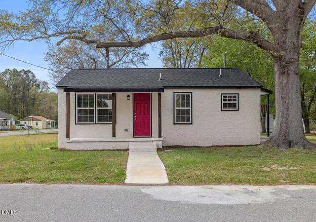 Homes for sale in Selma, NC | 601 Temple St, Selma, NC 27576 | MLS# 10156503