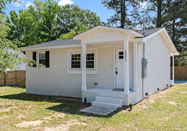 1st image of 1211 S 1st St, Lillington, NC 27546 | MLS# 10154987
