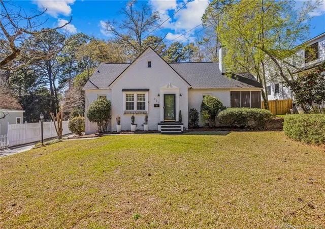 2nd image of 322 Circle Dr, Fayetteville, NC 28305 | MLS# 759453